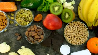 Magnezyum içeren gıda ürünleri. Seçici odaklanma. Doğa.