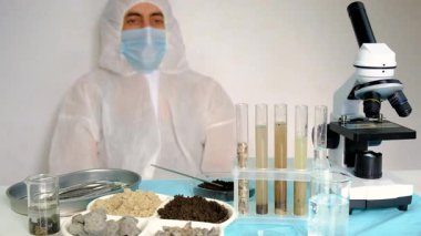 Laboratuvarda toprak testi. Seçici odaklanma. Doğa.