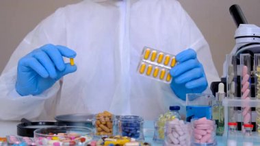 Laboratuvarda incelenecek ilaçlar. Seçici odaklanma. Uyuşturucu.