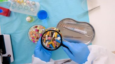 Laboratuvarda incelenecek ilaçlar. Seçici odaklanma. Uyuşturucu.