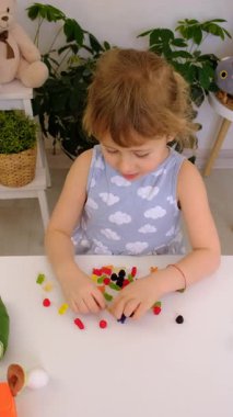 Reçelli çocuk. Seçici odaklanma. çocuk.