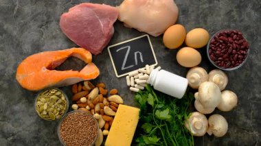 Yiyecekler çinko besin içerir. Seçici odaklanma. Zn.