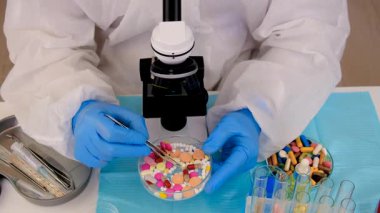 Laboratuvarda incelenecek ilaçlar. Seçici odaklanma. Uyuşturucu.