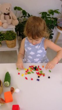 Reçelli çocuk. Seçici odaklanma. çocuk.