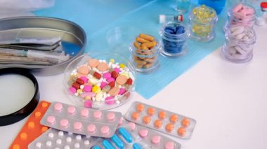 Laboratuvarda incelenecek ilaçlar. Seçici odaklanma. Uyuşturucu.