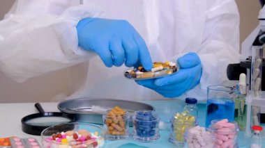 Laboratuvarda incelenecek ilaçlar. Seçici odaklanma. Uyuşturucu.