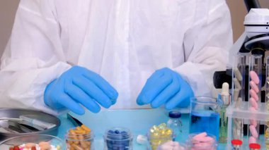 Laboratuvarda incelenecek ilaçlar. Seçici odaklanma. Uyuşturucu.