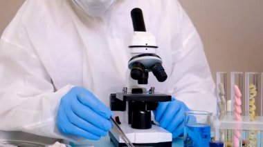 Laboratuvarda incelenecek ilaçlar. Seçici odaklanma. Uyuşturucu.