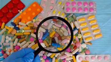 Laboratuvarda incelenecek ilaçlar. Seçici odaklanma. Uyuşturucu.