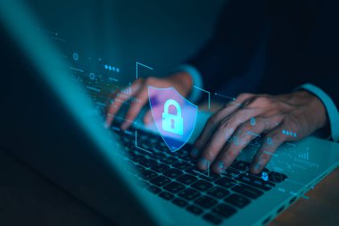 Siber güvenlik. Veri koruma bilgileri. Şifreleme ve güvenlik kullanıcı kişisel verilerine güvenli erişim. Siber Suçlar. Uygunsuz bilgi interneti. Dizüstü bilgisayarı kilitle. Bilgisayar ağına siber saldırı