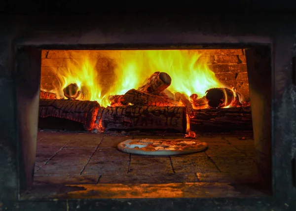 Baked Pizza Wood Oven — Stock Photo, Image