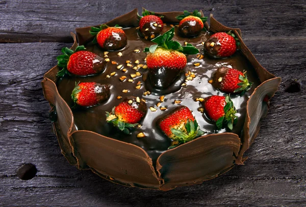 Gâteau Chocolat Décoré Fraises Fraîches — Photo