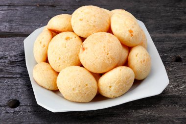 Brezilya yemeği, Minas Gerais 'den geleneksel peynirli ekmek, pao de queijo