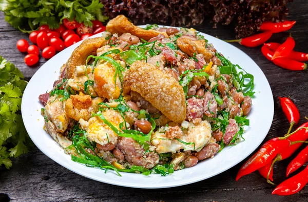 미나스제라이스 브라질 음식인 트로피로 콩이라고 돼지고기를 — 스톡 사진