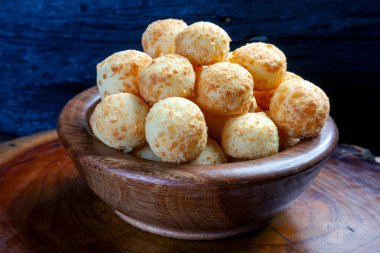 Brezilya yemeği, Minas Gerais 'den geleneksel peynirli ekmek - Pao de queijo