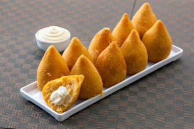 Brezilya yemeği, krem peynirli tavuk.