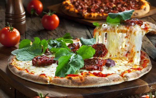 Pizza Szelet Olvadt Sajt Jogdíjmentes Stock Fotók