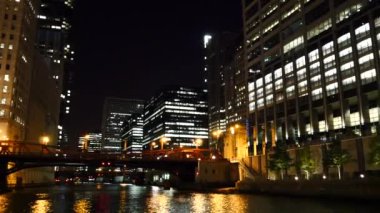 Chicago Nehri 'ndeki bir tekneden Chicago manzarası.