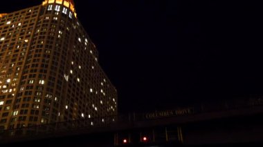 Chicago Nehri 'ndeki bir tekneden Chicago manzarası.