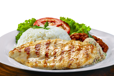 Pirinç fasulyesi ızgara tavuk biftek salatası, farofa.