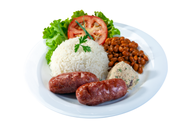 Pirinç fasulyesi sosis ızgara salata ve farofa.