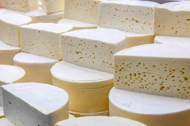 Canastra Cheese, Serra da Canastra bölgesinde Minas Gerais 'de üretilen bir Brezilya peyniri türüdür..