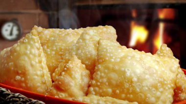 Türk geleneksel yemekleri, kapatın.