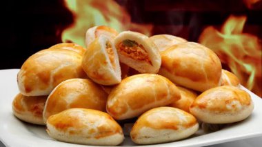 Lezzetli Asya yemeklerinin yakın görüntüsü