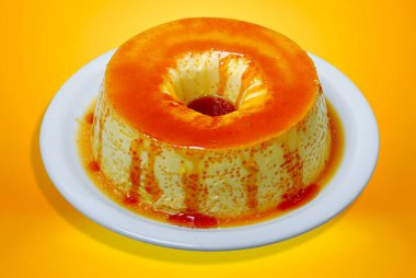 Yumurtalı sütlü puding.