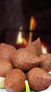 Türkçe ve Arapça geleneksel ramazan kavramı