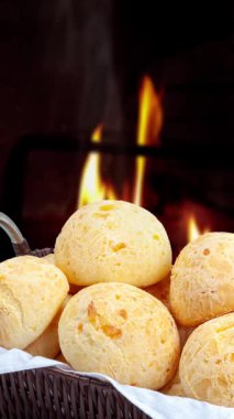 Ev yapımı lezzetli çörekler fırında..