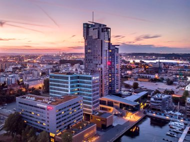 10.09.2019 Gdynia, Polonya İHA Hava Görüntüsü Şehir Merkezi Ders Uzayı