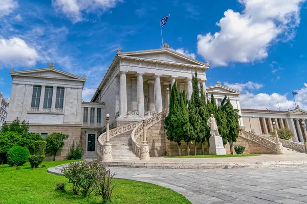 Ateny Grecja Biblioteka Narodowa Klasyczny Kąt Budynku Widok Pod Błękitnym — Zdjęcie stockowe