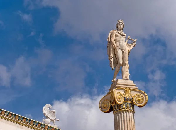 Statua Apollo Marmo Bianco Colonna Stile Ionico Piccola Sfinge Sotto — Foto Stock