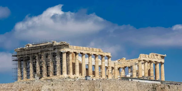 Partenón Acrópolis Atenas Bajo Cielo Azul Con Algunas Nubes Grecia — Foto de Stock