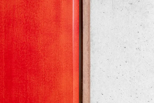 Red Lacquered Wood Raw Cement Surface Close Background — Fotografia de Stock