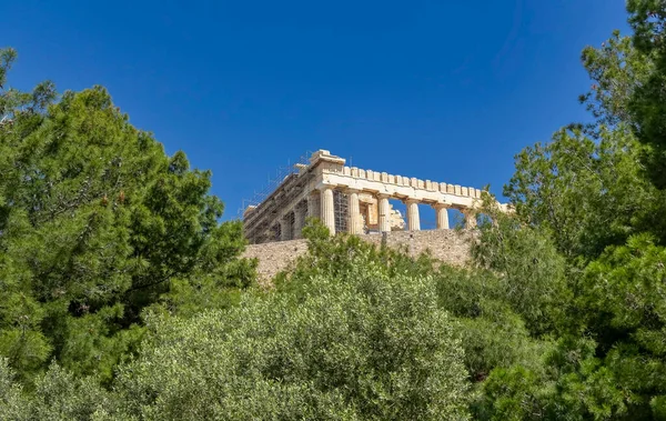 Částečný Pohled Chrám Parthenonu Aténách Pod Jasně Modrou Oblohou Řecko — Stock fotografie