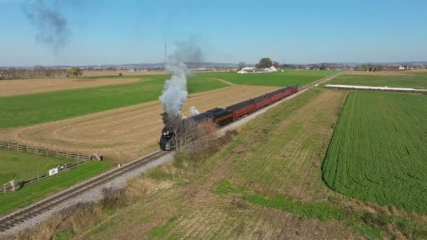 Ronks Pennsylvania November 2022 Drone View Steam Passenger Train Blowing — Stockvideo