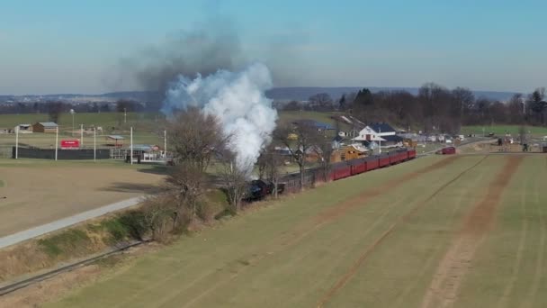 Ronks Pennsylvania December 2022 Aerial View Steam Passenger Train Approaching — Stock video