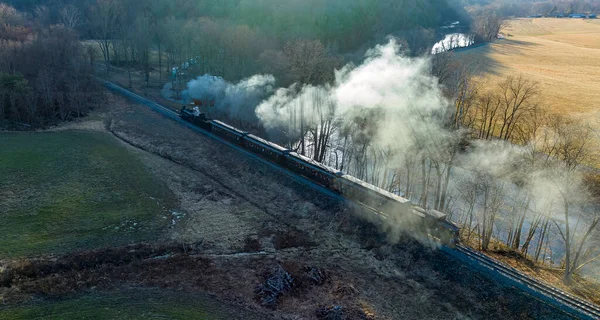 Aerial View Narrow Gauge Steam Utasszállító Vonat Utazó Thru Farmlands — Stock Fotó