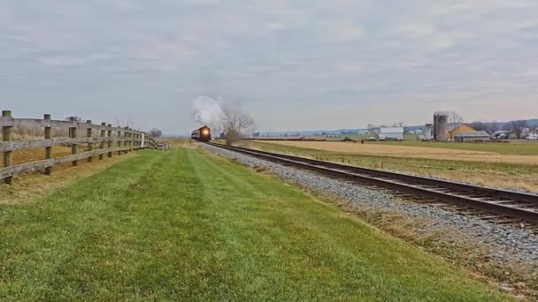 Ronks Pennsylvania Diciembre 2022 Tren Restaurado Pasajeros Vapor Acercándose Soplando — Vídeos de Stock