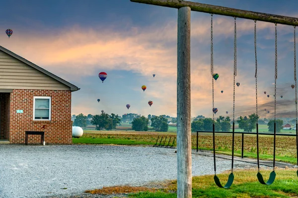 Vogel Hand Pennsylvania September 2022 Een Blik Meerdere Hete Luchtballonnen — Stockfoto