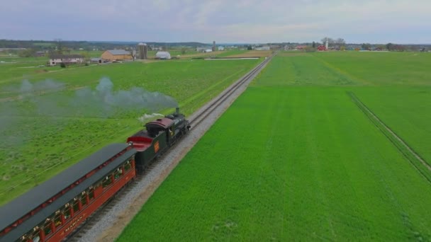 Ronks Pennsylvania April 2023 Drone View Steam Passenger Train Traveling — Stock Video
