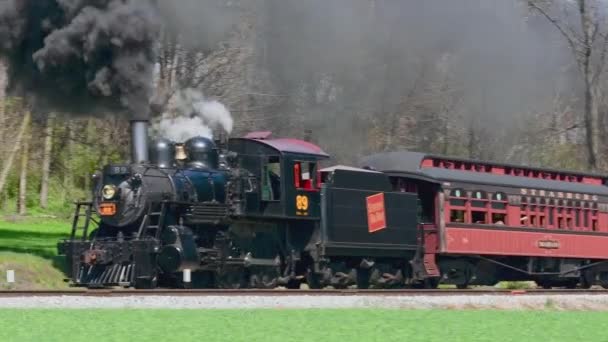 Ronks Pennsylvania April 2023 View Classic Steam Passenger Train Passing — Stock Video