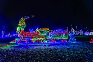 Büyük bir LED Buhar Motoru Görünümü, Tüm Renkler ve Motorlu, Geniş Sürücü Thru Ekranı