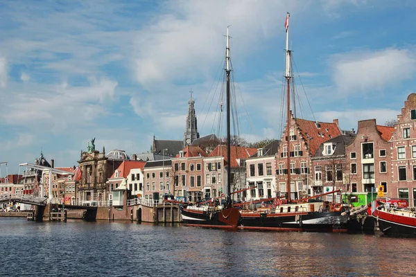 Haarlem Netherlands April 2011 Historical Buildings Boats Haarlem Netherlands April — Stock Photo, Image