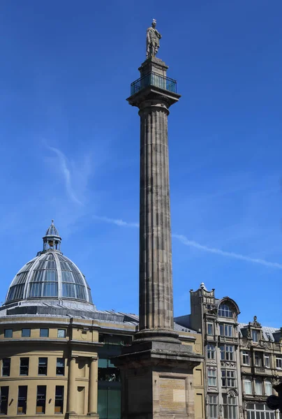 英国纽卡斯尔的格雷纪念碑和其他历史建筑 — 图库照片