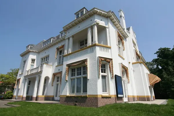 荷兰海牙的白色别墅 图库图片
