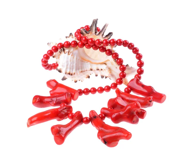 Collana Corallo Rosso Sfondo Bianco Isolato — Foto Stock