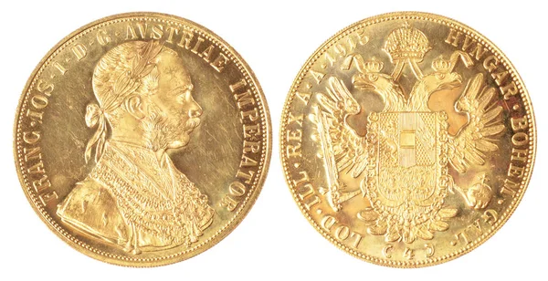 1915年からは4つのオーストリア産の金貨が発行された カイザー フランツ ヨーゼフを描いたオーストリアの金のドゥカート 地金への投資 — ストック写真